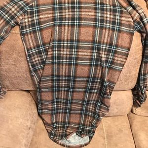 Long sleeved scrunched shirt size Large